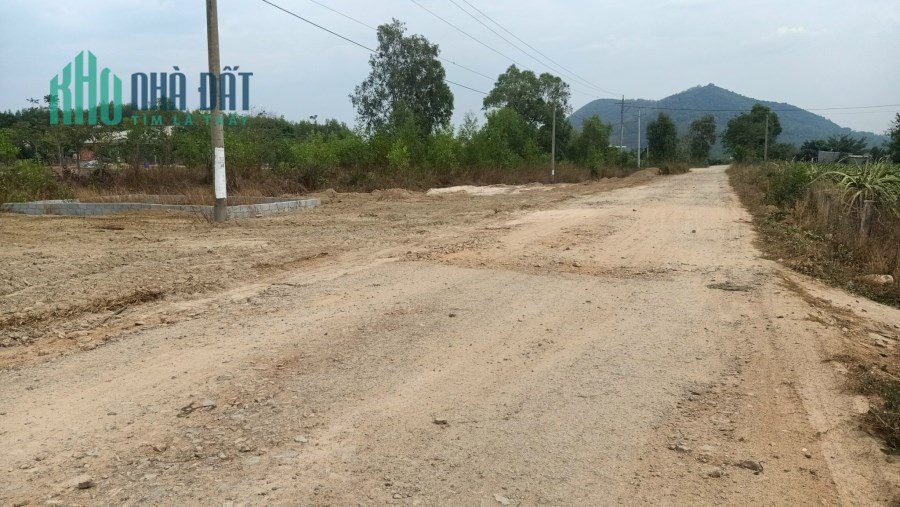 Tây Sơn Tân Tiến Lagi 3,2 mẫu 8 tỷ/ mẫu