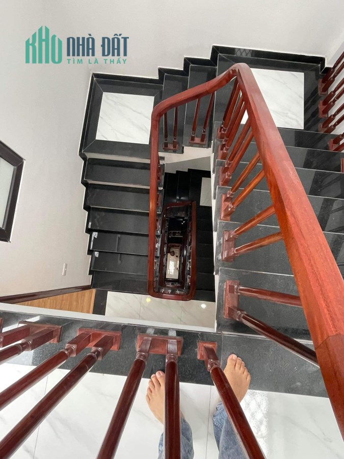 Bán Nhà Nguyễn Khang, Cầu Giấy, 33m2, 5T, MT 3.9m 3.8 tỷ 0979312111
