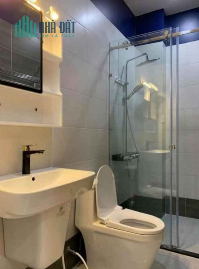 Chủ nhà ngộp oxi gấp bán HXH, Đoàn Văn Bơ, quận 4,phường 10, nhỉnh 2 tỷ, lh 0989149953