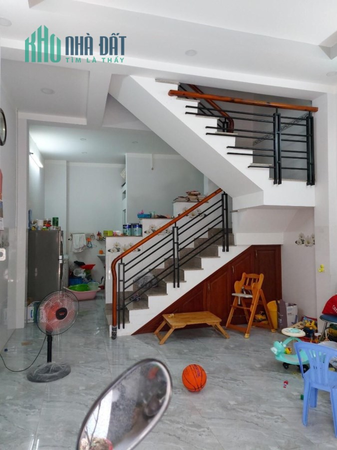 Bán nhà nguyễn văn quỳ, phường phú thuận quận 7, 40m2, 2,8 tỷ.