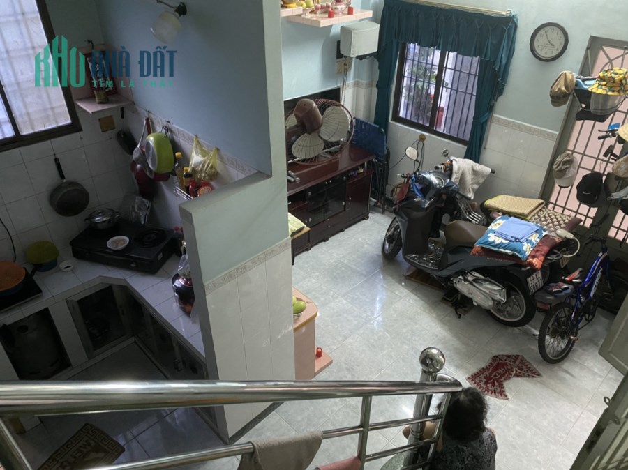 Bán nhà Hậu Giang quận 6, 3 tầng chắc chắn, 2PN rộng rãi nhỉnh 2 tỷ