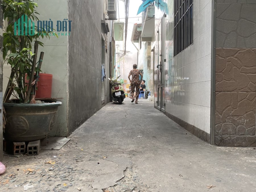 Bán nhà Hậu Giang quận 6, 3 tầng chắc chắn, 2PN rộng rãi nhỉnh 2 tỷ