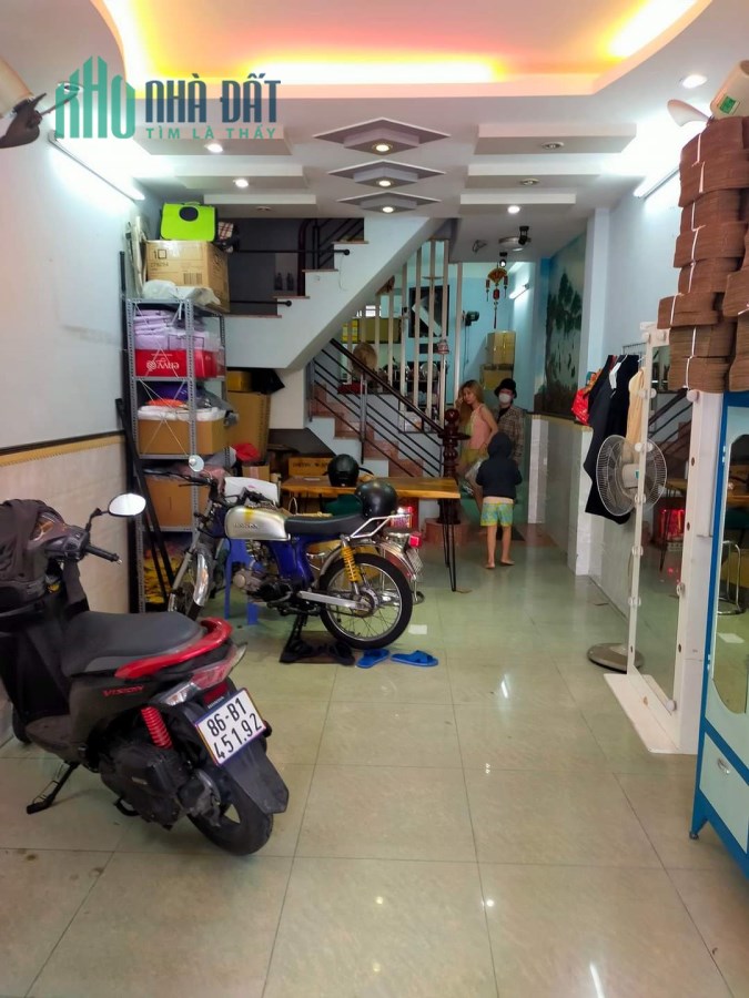 Bán nhà mặt tiền kinh doanh Tân Thành, giáp Tân Bình, 4 tầng, 50m2, chỉ 7.7 tỷ thương lượng.