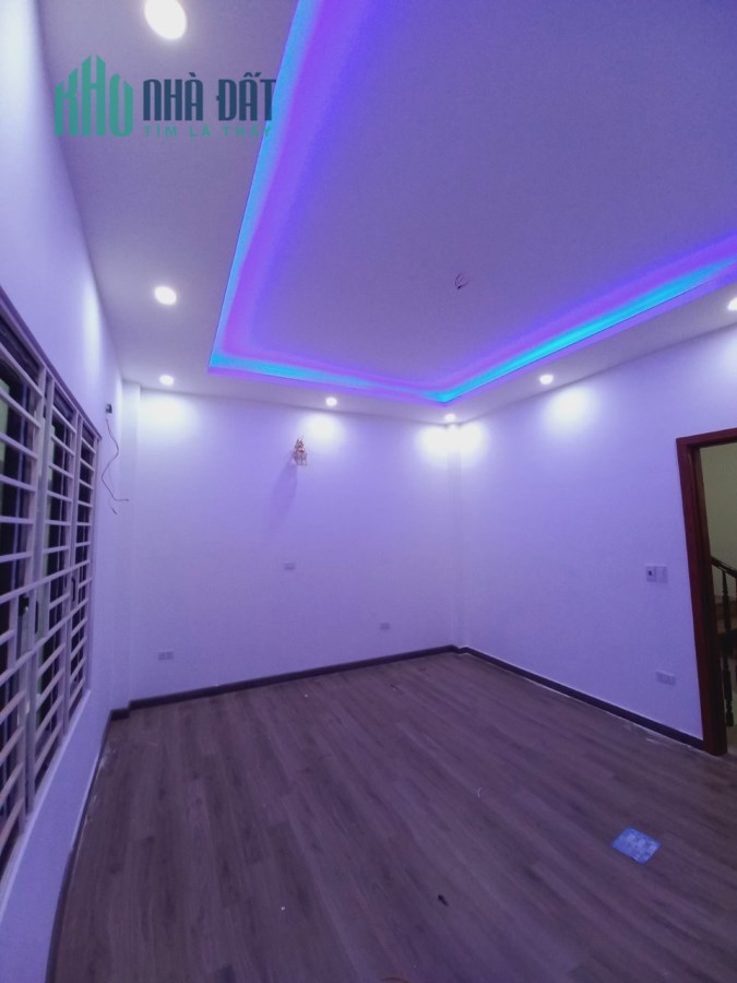 Bán Nhà Đường Mễ Trì Hạ 36m2, 5T, MT 5m, Nhỉnh 4 tỷ