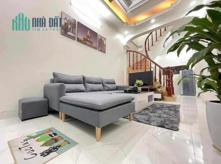 Bán nhà 4 tầng - Ngã tư Đội Cấn - 30m2 - 3,6 tỷ - Vị trí trung tâm.