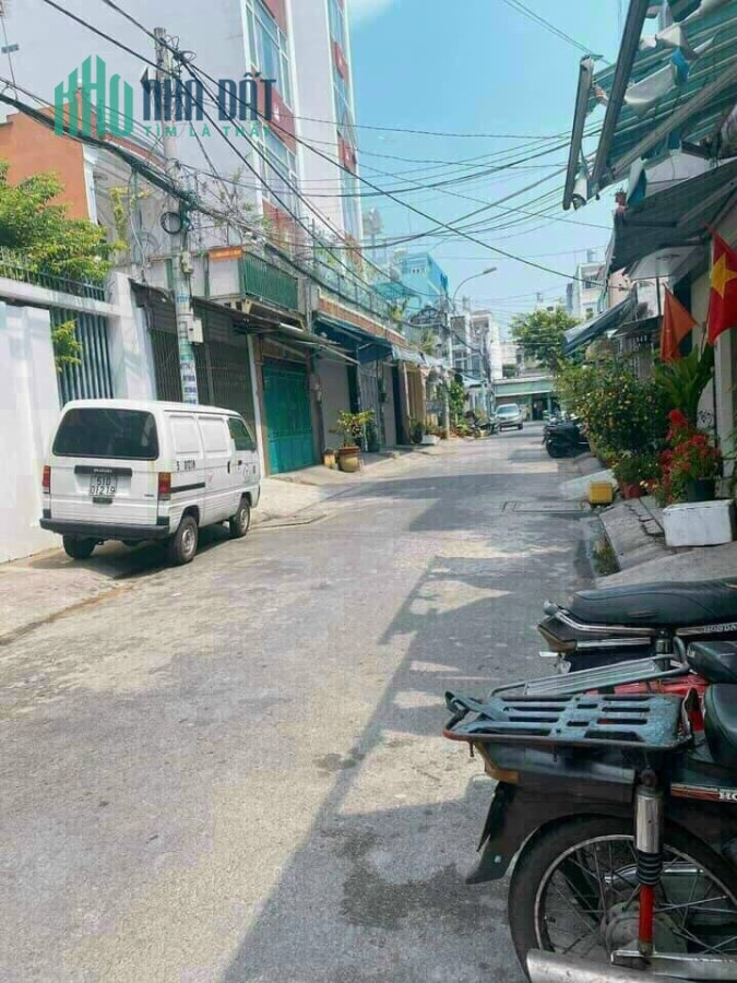 Bán nhà đường Tân Hương, quận Tân Phú, nhà nát, 4 x 21, hẻm rộng, 0763801388.