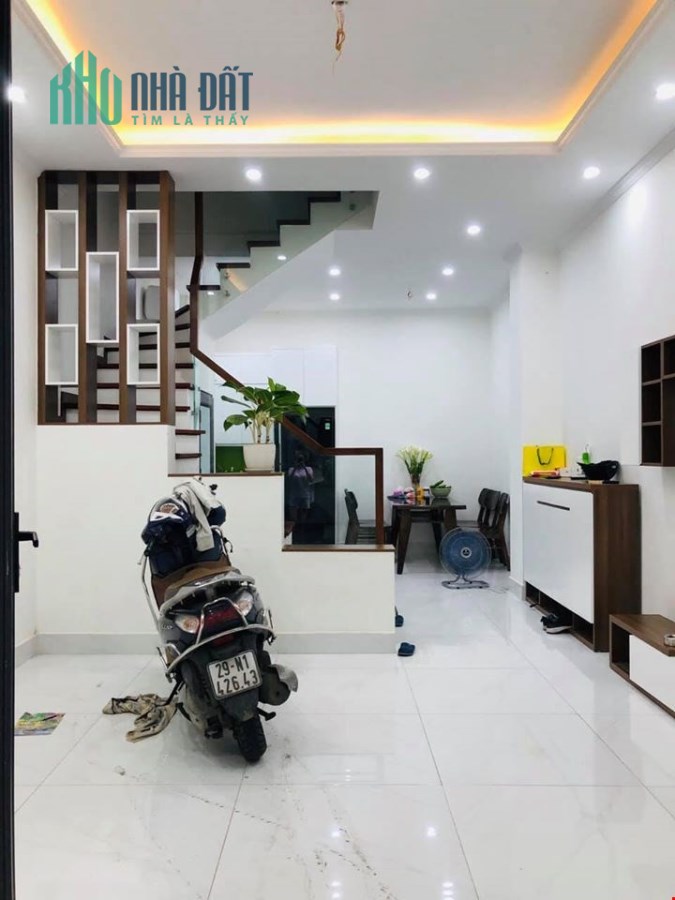 Bán nhà Cầu Giấy, ngõ 184 Hoa Bằng 3.1 tỷ, 38mx3T, oto gần