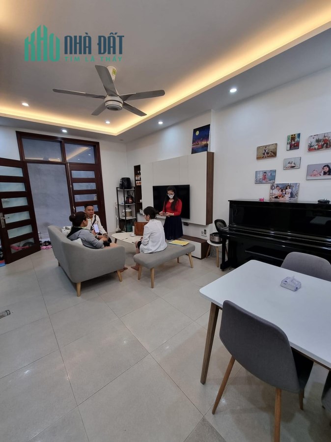 Bán nhà siêu đẹp Thái Hà, Đống Đa, 35m, 5 tầng, MT 4.5m,  giá nhỉnh 6 tỷ, nhà đẹp ở luôn.