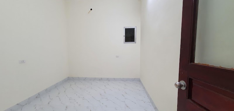 Bán nhà Tô Hiệu, gần chợ Hà Đông, ô tô đỗ cửa, nhà đẹp, DT:47m2, 3 tầng, giá 4 tỷ 9.