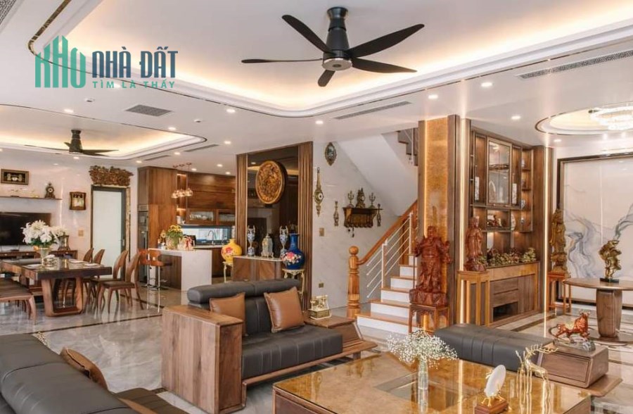 Hàng xóm bầu Hiển mặt tiền 11m mặt phố Hai Bà Trưng sầm uất 368m2 chỉ 139 tỷ. LH 0989.62.6116
