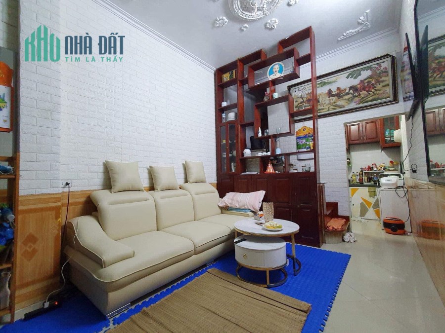 SỐC     Bán nhà Trường Chinh, lô góc, Ở Ngay! 30m2 x3T, cách MP 50m, giá 2.8 tỷ.0969693855.
