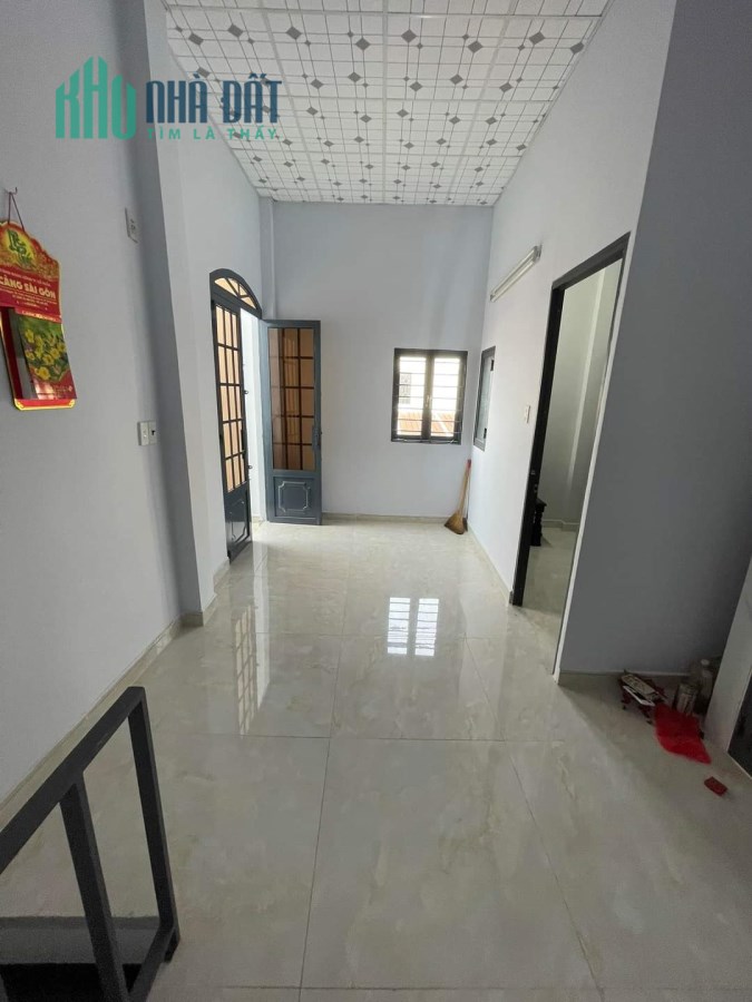 CHÍNH CHỦ CẦN BÁN, NHÀ NGAY CHỢ 200, Q4, DT 50M2. LH: 0981868808 / 0901611116