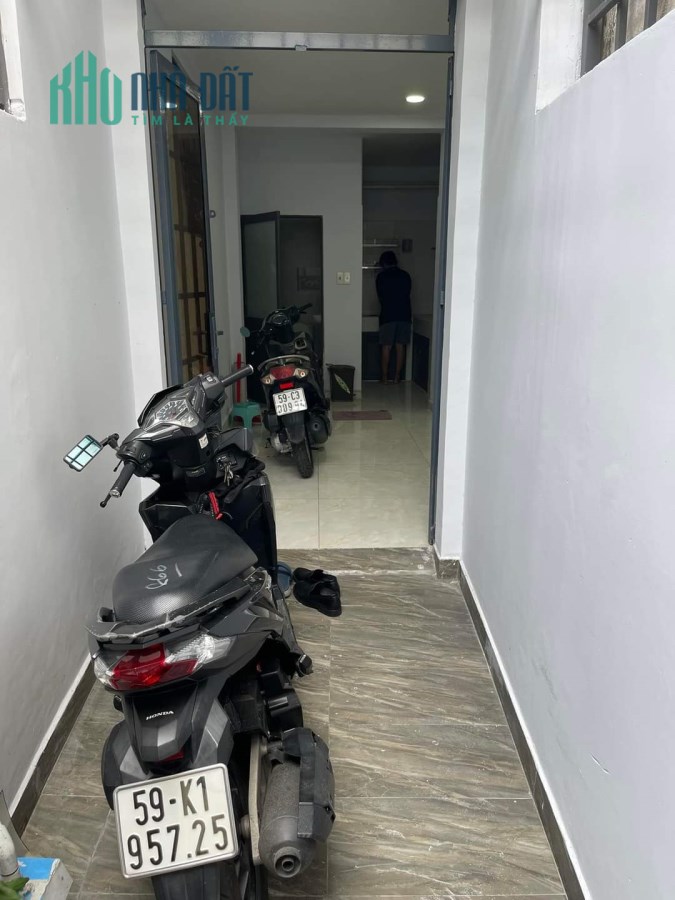 CHÍNH CHỦ CẦN BÁN, NHÀ NGAY CHỢ 200, Q4, DT 50M2. LH: 0981868808 / 0901611116