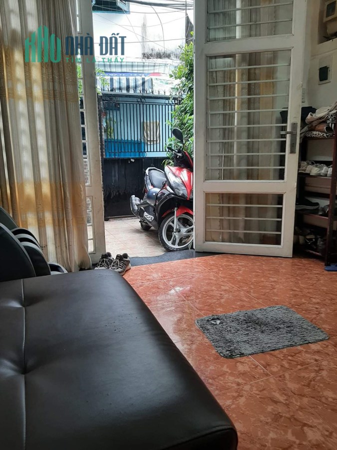 NHÀ 3 LẦU, ĐẤT NỞ HẬU ĐẸP, TÔN ĐẢN, Q4, CHỦ TẶNG TOÀN BỘ NỘI THẤT ĐẮT TIỀN, LH: 0981868808