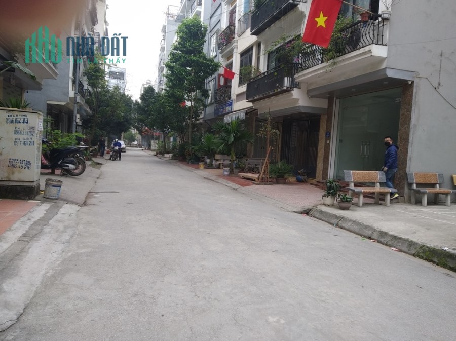 Tôi bán đất dịch vụ LK6 LK7 Vạn Phúc gần Him Lam Vạn Phúc 50m2 chỉ 7.48 tỷ. LH 0989.62.6116