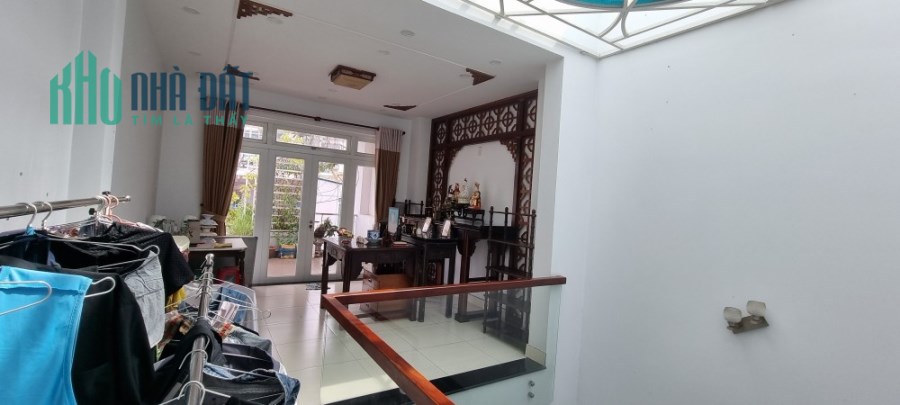 Nguyễn Trọng Tuyển,P8, MT 4,2M,OTO vào nhà, rộng 84m2, nhà mới ở ngay.