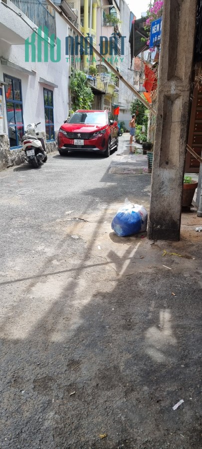 Nguyễn Trọng Tuyển,P8, MT 4,2M,OTO vào nhà, rộng 84m2, nhà mới ở ngay.