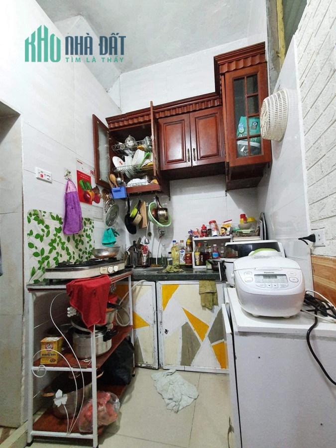 Bán nhà Trường Chinh, lô góc, 30m2 x 3Tầng , ở ngay! Cách phố 50m, giá 2.8 tỷ.
