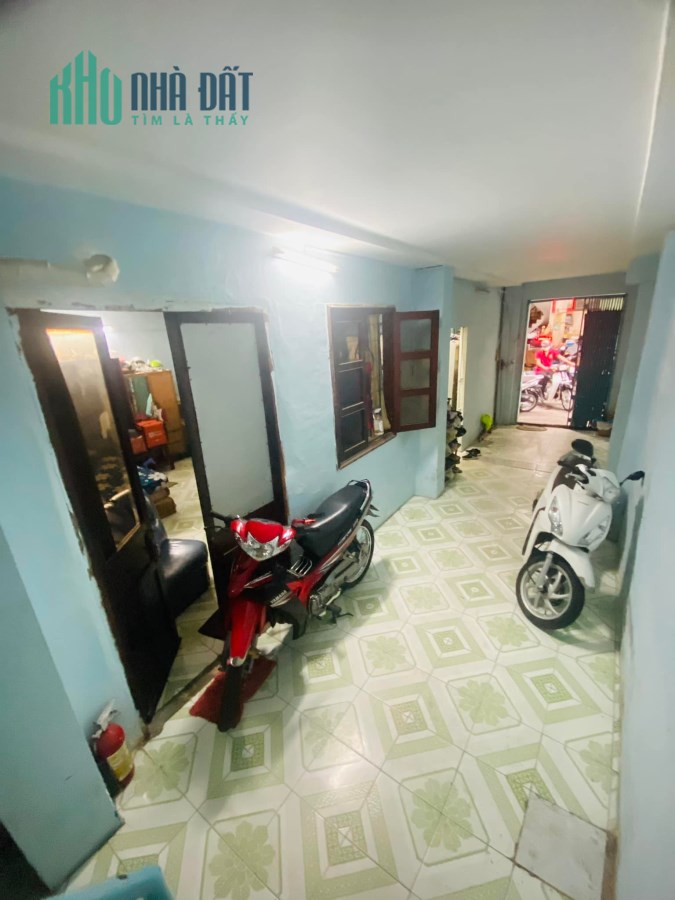 Nhà dòng tiền, Vincom Lê Văn Việt, Thủ Đức, 80m2, 4.6 tỷ, ba gác.