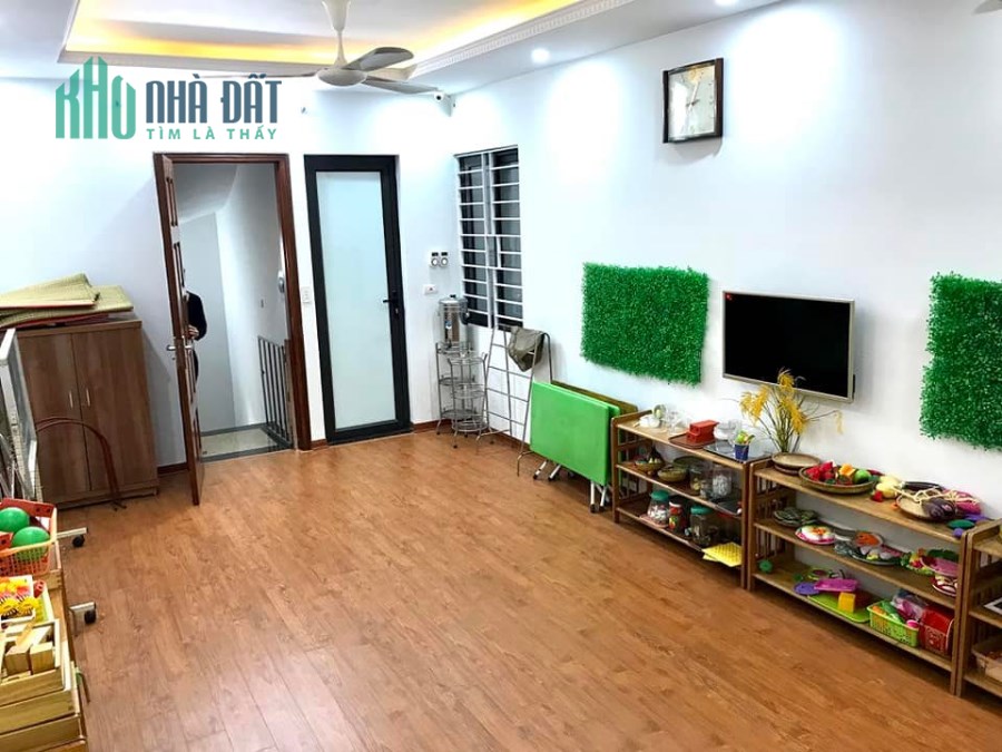 Bán nhà mới đẹp, Xuân La, Tây Hồ, 34m2, 5 tầng, MT 4m, giá nhỉnh 3 tỷ 980 triệu, nhà đẹp ở luôn.