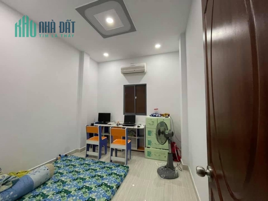Hạ giá bán gấp nhà Trường Sa 39m2, 3 tầng, 3x13m, nhỉnh 6 tỷ