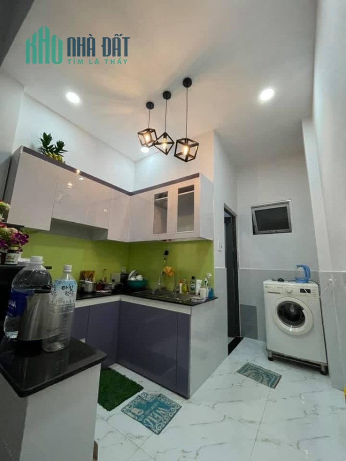 Hạ giá bán gấp nhà Trường Sa 39m2, 3 tầng, 3x13m, nhỉnh 6 tỷ