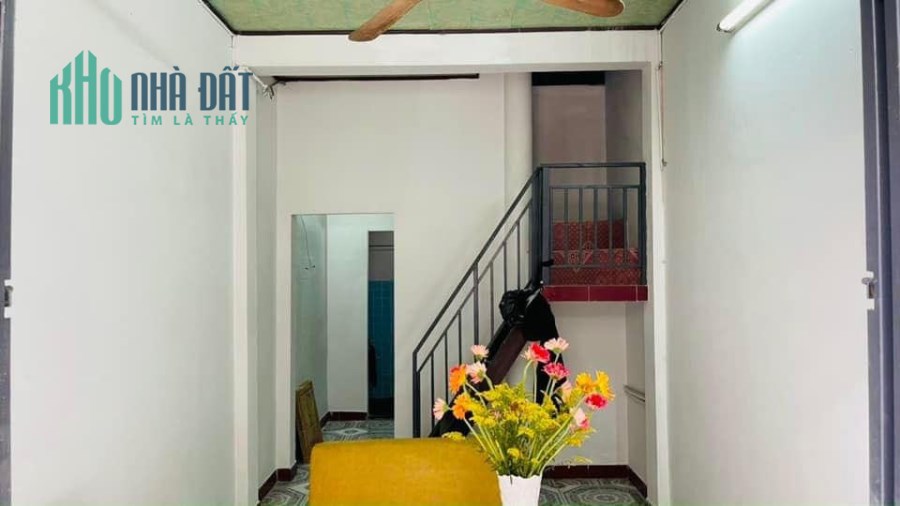 Giá cực sốc nhà mặt hẻm xe tải tránh 27m2 Lạc Long Quân, chỉ hơn 4 tỷ