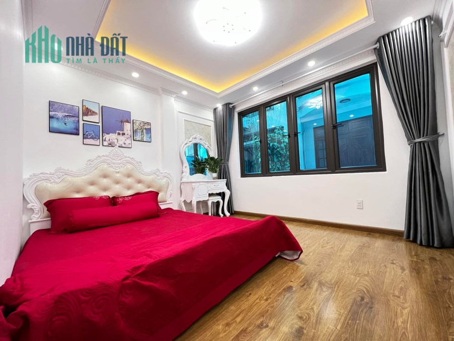 Bán Nhà Khương Trung 50m2*4 Tầng*4m MT, Phân Lô 2 Ô Tô Tránh, Gara 7 Chỗ, Nhà Đẹp Ở Ngay.