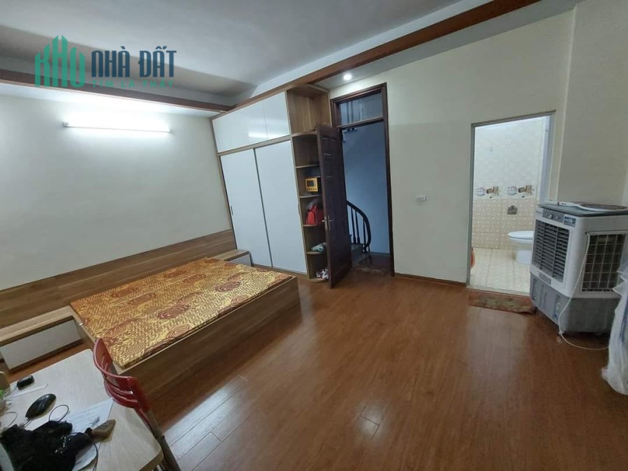 Bán nhà Vân Canh sát ô tô 35m2, 5 tầng chỉ 2,5 tỷ, tặng 100% nội thất