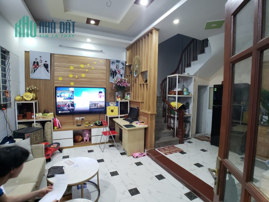 Bán nhà Vân Canh sát ô tô 35m2, 5 tầng chỉ 2,5 tỷ, tặng 100% nội thất