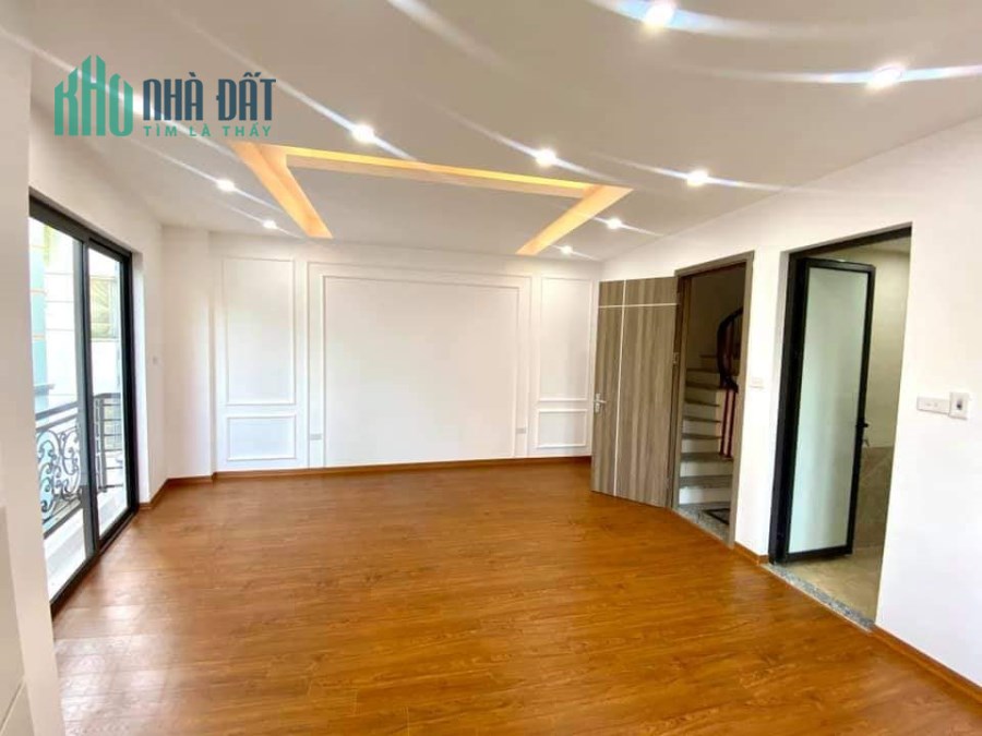 Bán nhà đường Kim Giang, gần Chợ, Trường học,. ô tô đỗ cửa, 50m2, 5 tầng, 5.9x tỷ.