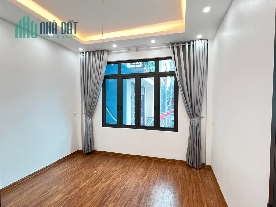 Bán nhà đường Kim Giang, gần Chợ, Trường học, công viên,. ô tô đỗ cửa, 50m2, 5 tầng, 5.9xx tỷ.
