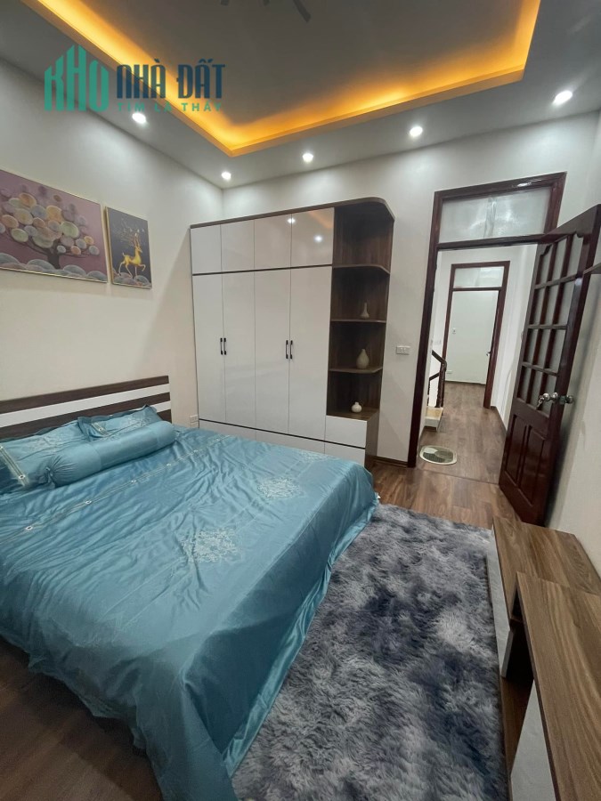 Bán nhà Võng Thị, Tây Hồ, 45m2, 5 tầng, MT 4m, giá nhỉnh 5 tỷ, nhà đẹp ở luôn.