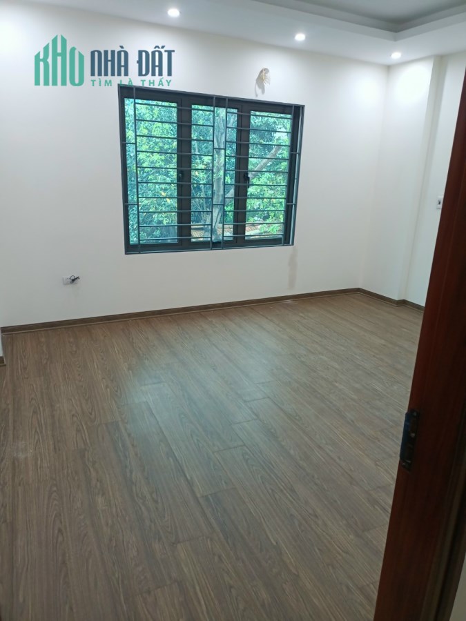 Bán nhà Hoài Đức mới kính koong  ô tô đỗ cửa 35m2x4T 2,25 tỷ