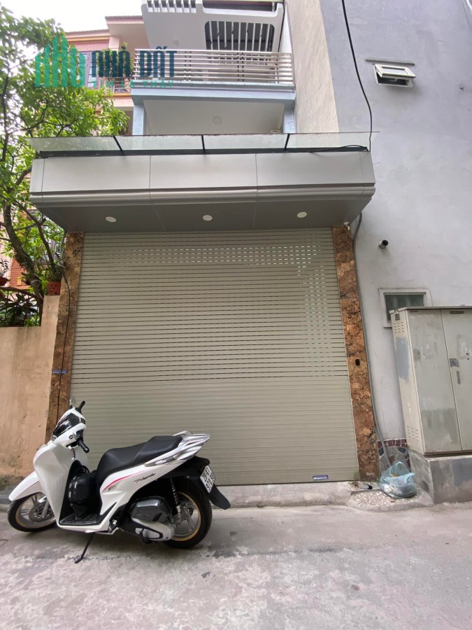 Bán nhà trung tâm Nguyễn Văn Cừ, 76m2x4 tầng, 9.35 tỷ