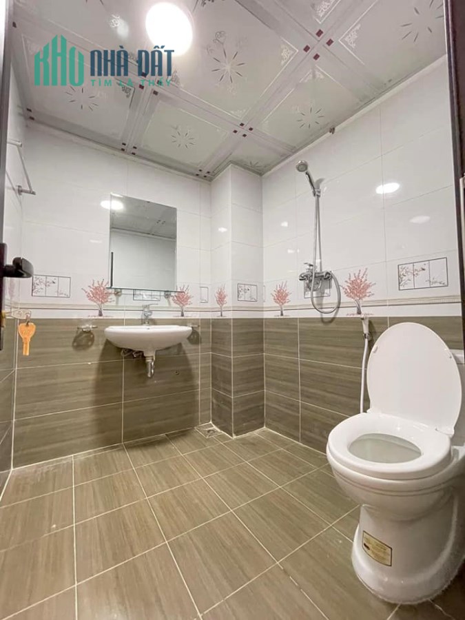 BÁN NHÀ NGUYỄN ĐÌNH HOÀN- CÁCH MẶT PHỐ 40M MẶT TIỀN 4M 33m2X5t- GIÁ 3,95 TỶ