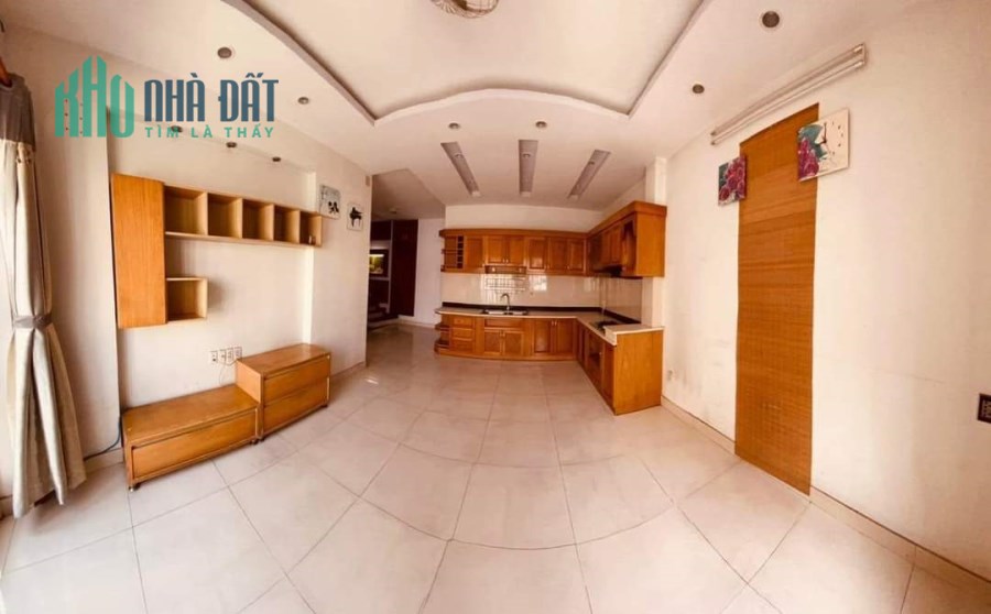 Bán nhà Đồng Đen, Khu Víp Bàu Cát,67m2, 5 tầng bề thế, ngang gần 8m, chỉ 9.3 tỷ.