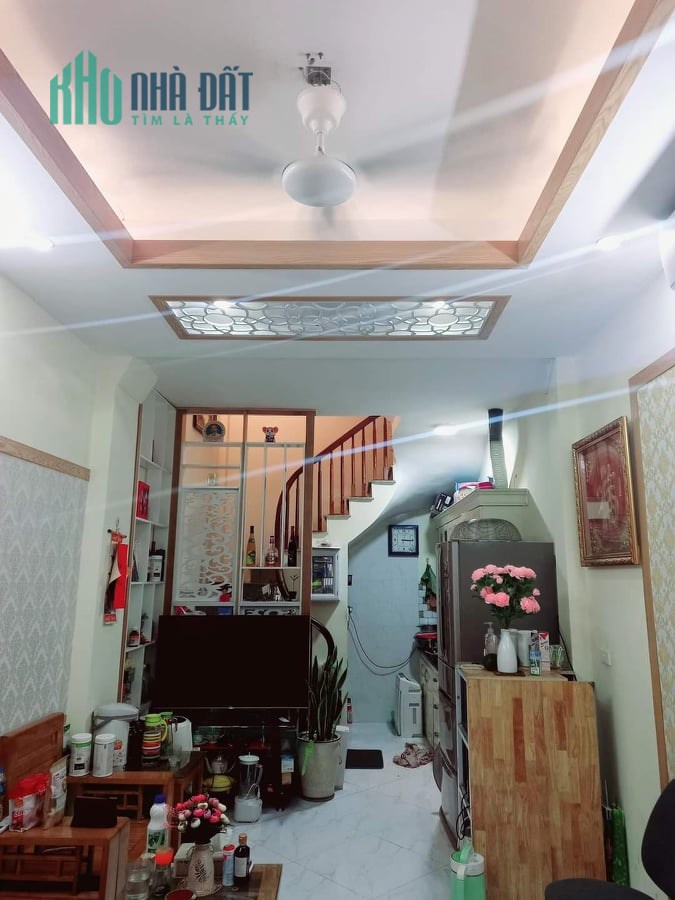 Bán nhà phường Mai Động, ô tô, 39M x 4T, nhỉnh 3 tỷ. LH 0975149605