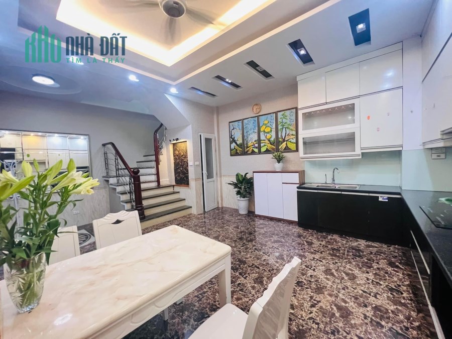 Sốc toàn tập, Liền kề La Khê, Hà Đông, 55m, 5 tầng, vỉa hè, giá mềm nhất khu