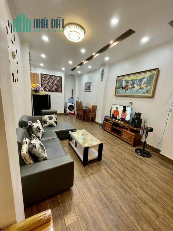 Chính chủ bán nhà đẹp ngay ngã tư Chợ Cầu, Đường Đông Hưng Thuận 42 Quận 12