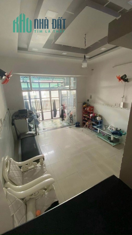 Bán nhà Mặt tiền Cao Văn Ngọc, quận Tân Phú, 79.2m2, 10.5 tỷ, 0901160375.