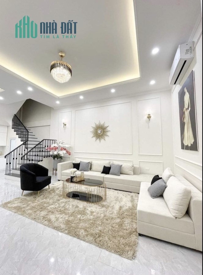 NGÃ TƯ SỞ, NHÀ MỚI TINH, OTO ĐỖ CỔNG, 42M2X5T, SÂN CỔNG RIÊNG 4.8 TỶ