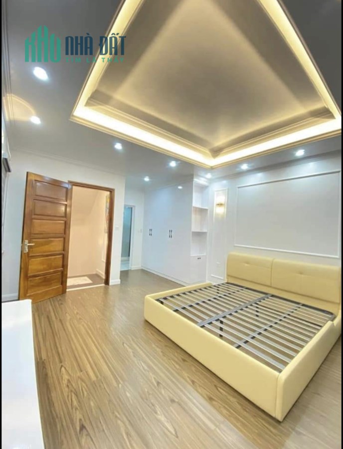 4.8 TỶ NHÀ TÂY SƠN, MỚI TINH, 42M2X5T, OTO ĐỖ CỔNG, NGÕ THÔNG