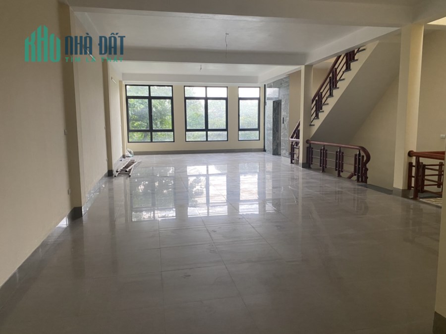 Cho thuê nhà 3 tầng, Liên Bảo, Vĩnh Yên. DT gần 400m2 sàn, 35tr/tháng. LH 0986.454.393-0986.797.222