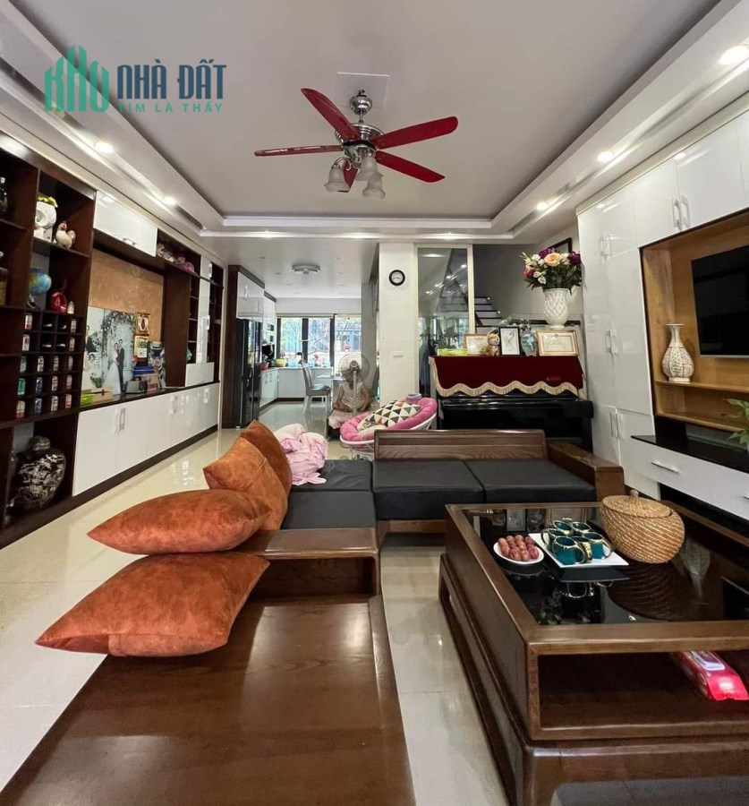Mặt phố Chiến Thắng sầm uất gần Học viện Mật Mã 52m2 chỉ 8.68 tỷ. LH 0989.62.6116
