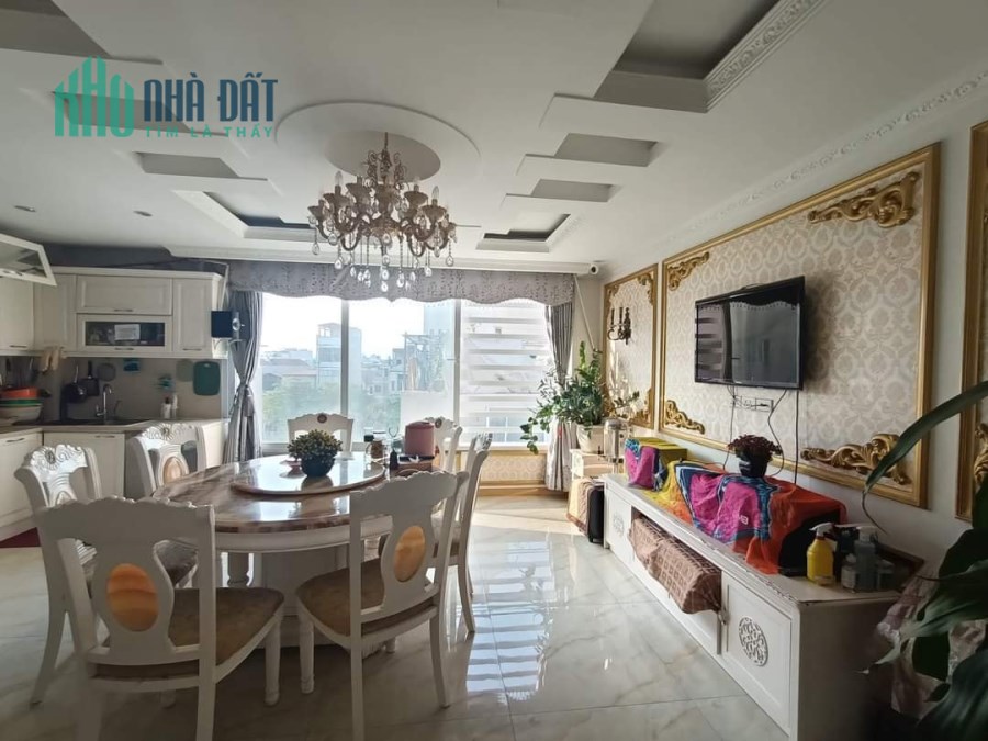 Cần bán nhanh toà nhà dòng tiền 40tr/ tháng phố Ngô Xuân Quảng 6 tầng, 14 phòng.