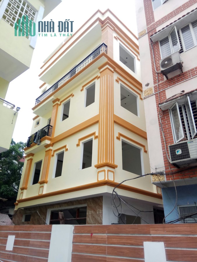 Chủ nhà là quan chức về hưu nhờ bán căn nhà Trường Chinh 50m x 4T giá 10.9 tỷ Đẹp , ở luôn