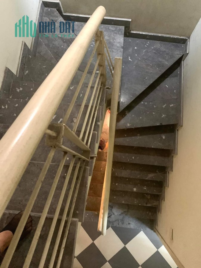 CỔ NHUẾ- NHỎ TIỀN CỰC HIẾM - TƯƠNG LAI SÁT MẶT PHỐ - SỔ ĐỎ NỞ HẬU ,40m*3tầng.mt3.8m, chỉ 2.49tỷ