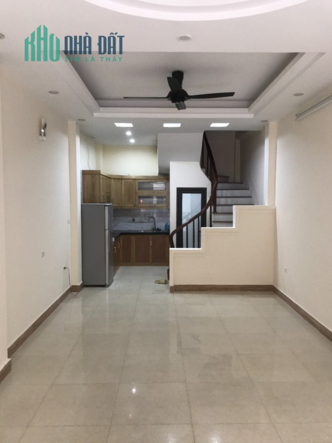 BÁN NHÀ ĐƯỜNG THUỴ KHUÊ, Ô TÔ, SÁT HỒ, 39M2, 5 TẦNG, 4M, NHỈNH 5 TỶ. Tây Hồ