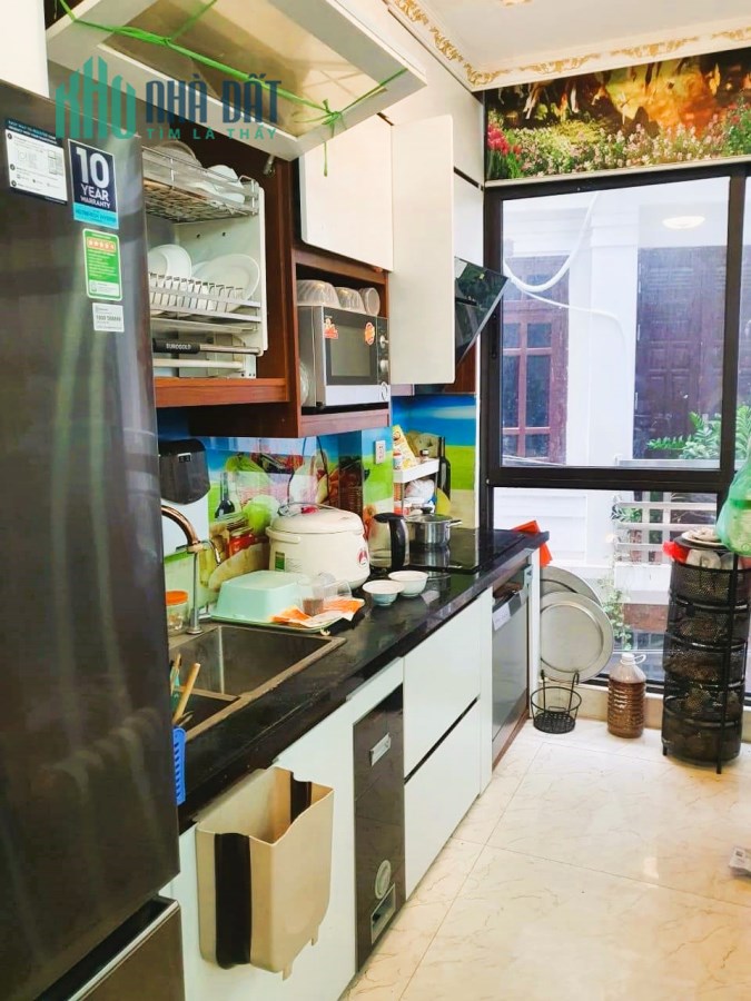 Bán nhà phố Bồ Đề 6 tầng, gara ô tô, kinh doanh 5 tỷ.